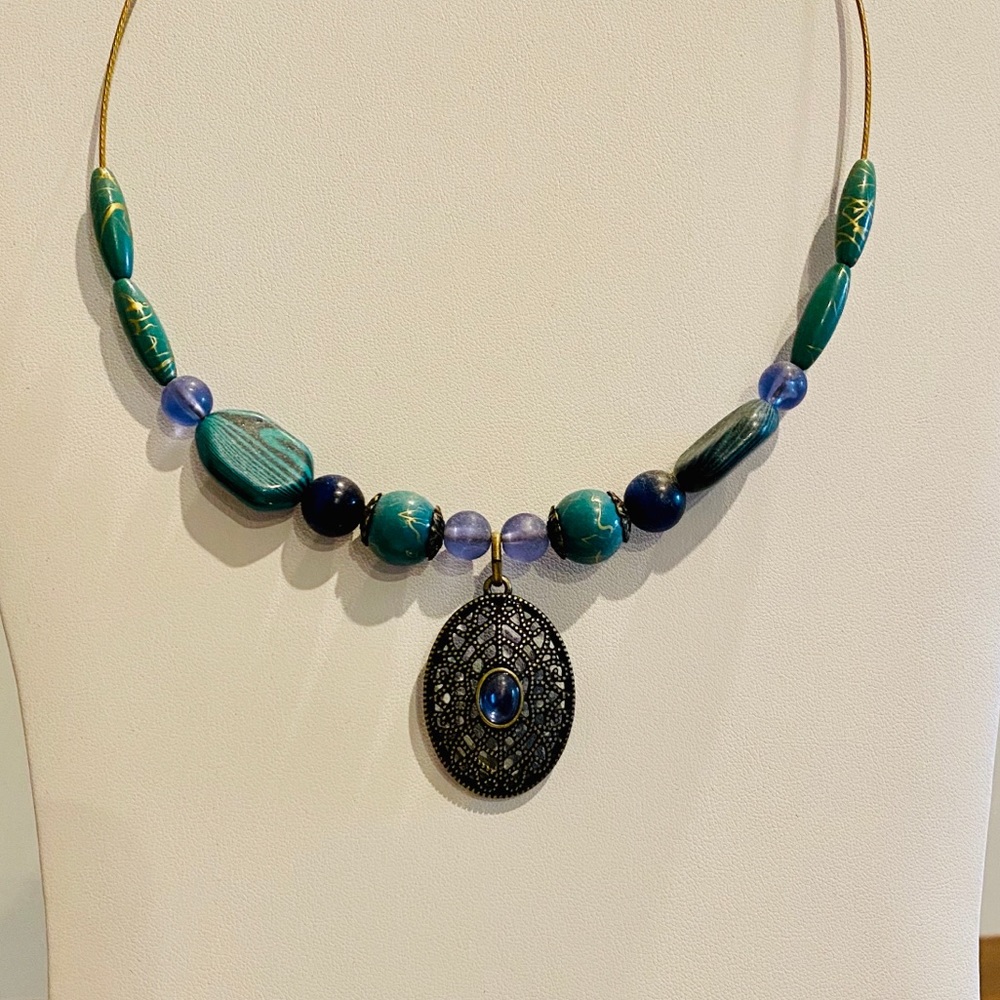 NWT Marked Teal Green Blue Beaded Pendant Necklace